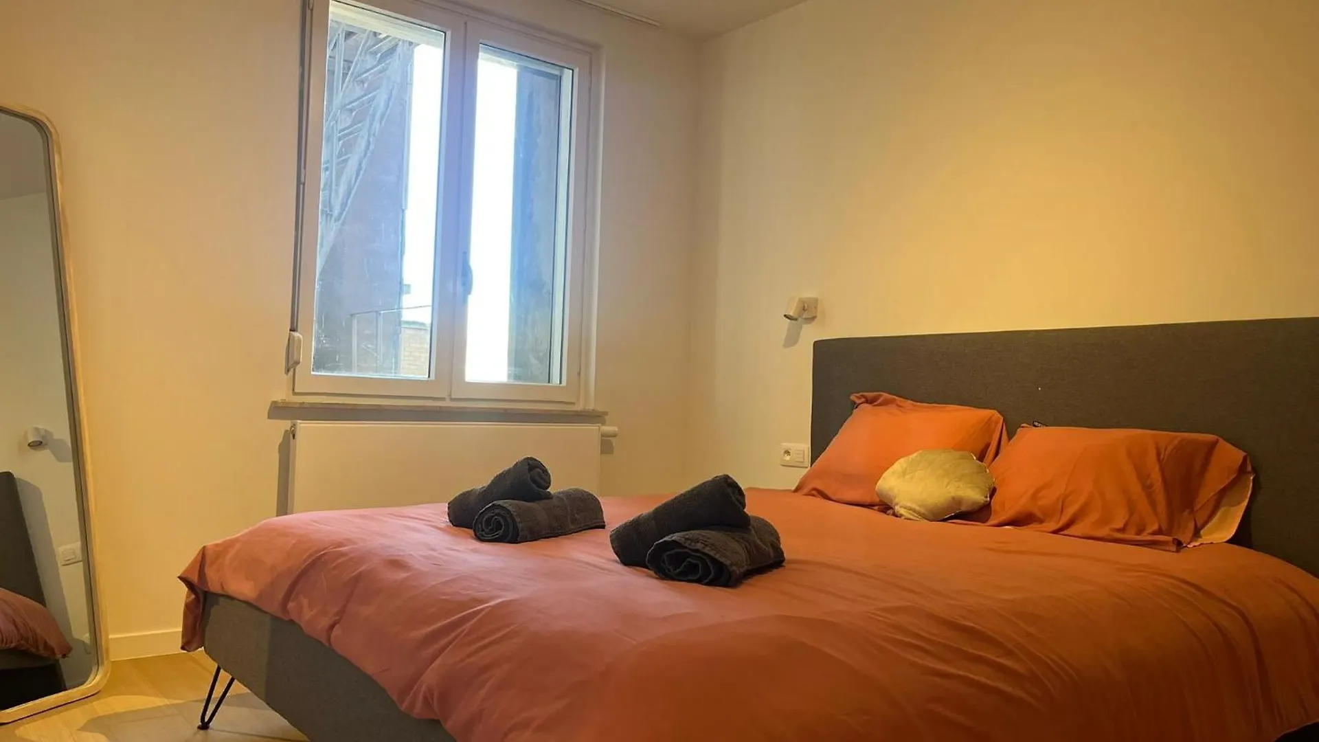 Luxury Apartment With Marina View And Free Parking