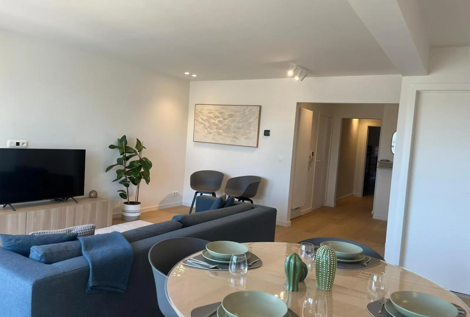 Luxury Apartment With Marina View And Free Parking