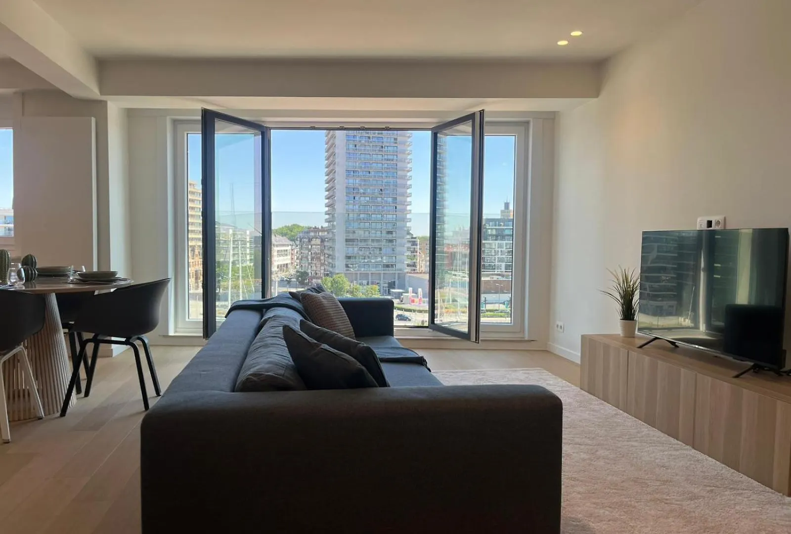 Luxury Apartment With Marina View And Free Parking 0*, Ostende