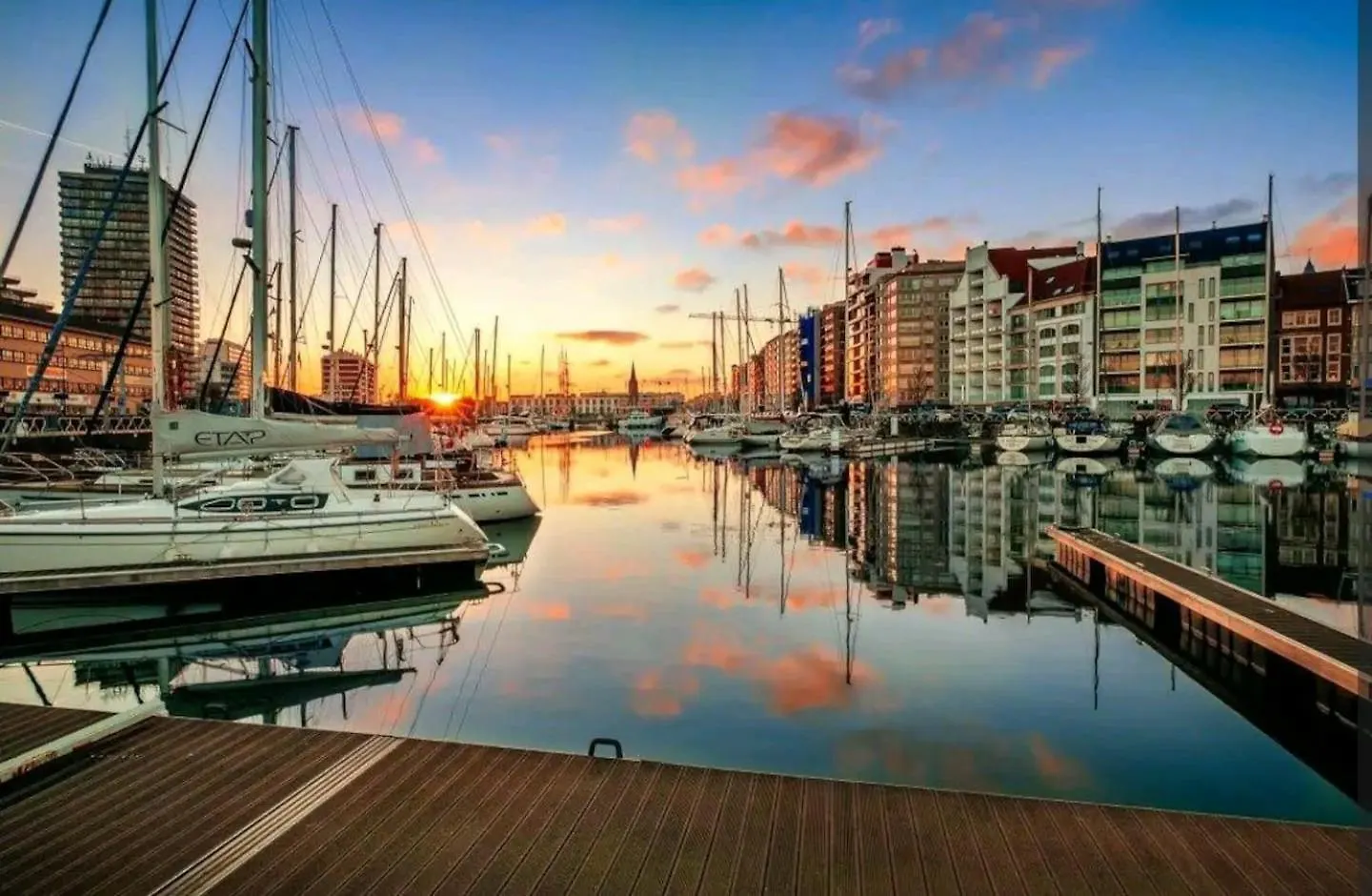 Luxury Apartment With Marina View And Free Parking 0*, Ostende