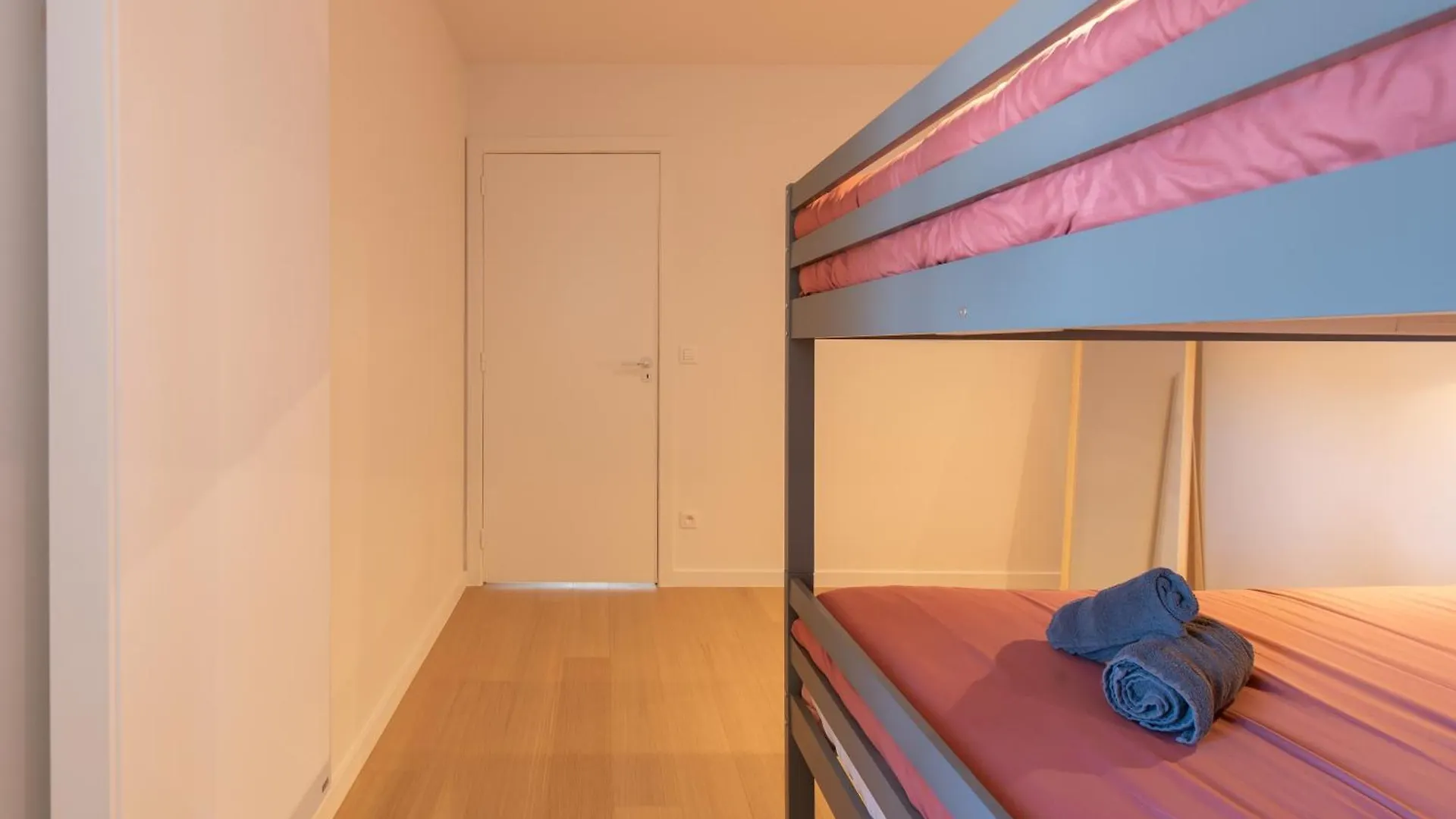 Luxury Apartment With Marina View And Free Parking Belgien