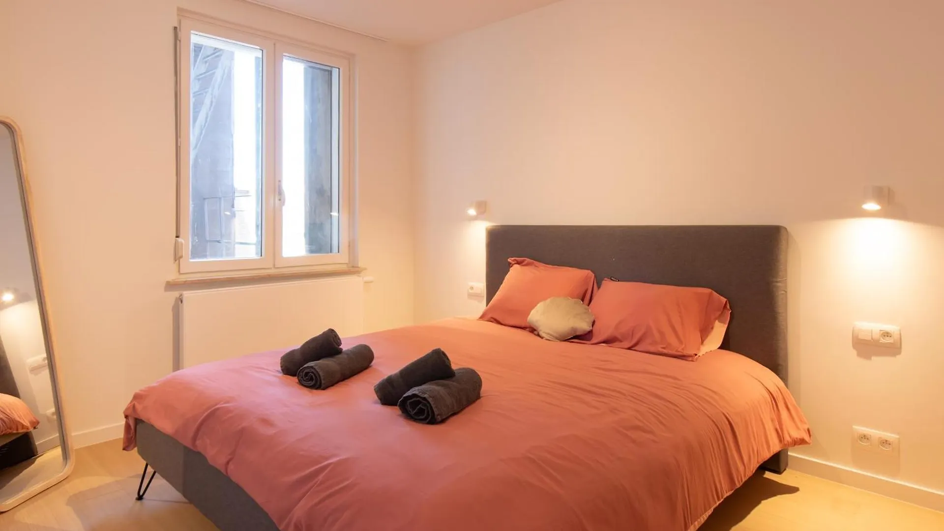 Luxury Apartment With Marina View And Free Parking Belgien
