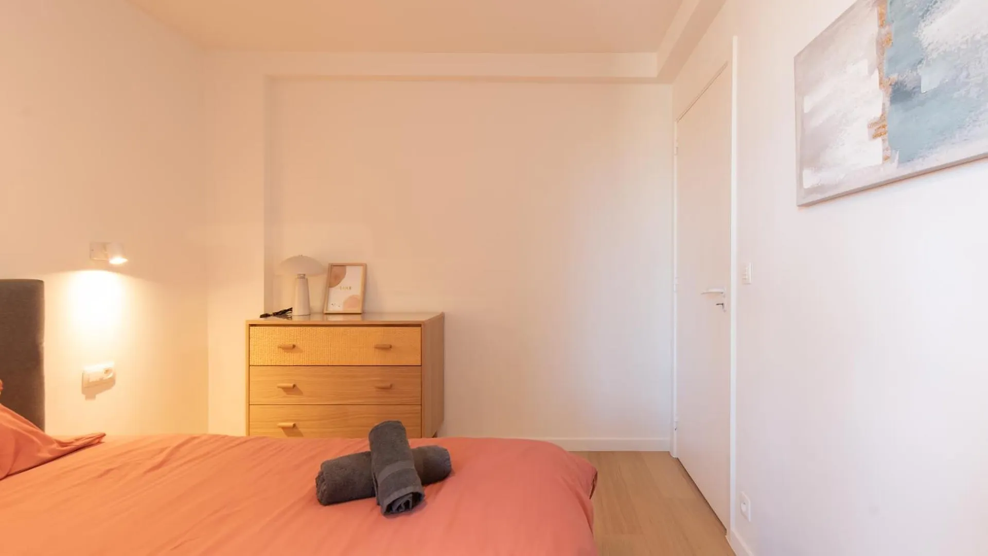 Luxury Apartment With Marina View And Free Parking Belgien